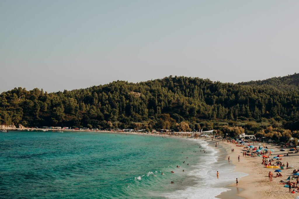 Wyspy greckie z dziećmi: spokojne miejsca, bezpieczne plaże, atrakcje